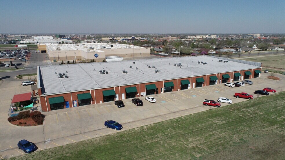 More Photos Of 1700-1704 S Broadway St, Moore General Retail For Lease