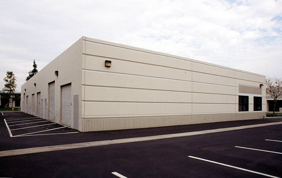 More Photos Of 650 Flinn Ave, Moorpark Warehouse For Lease
