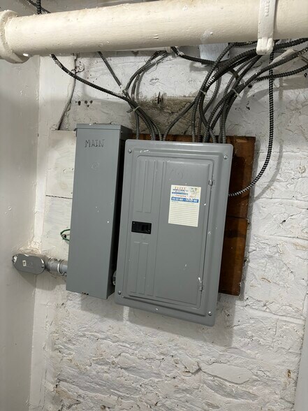 More Photos Of 31 Saint Andrews Pl, Yonkers Apartments For Sale