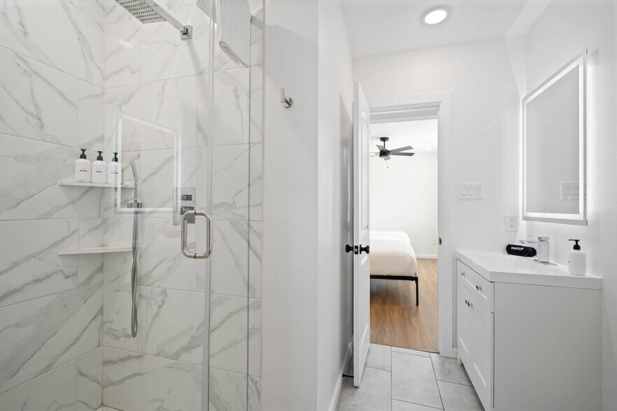 More Photos Of 2806 Rosewood St, Houston Multifamily For Sale