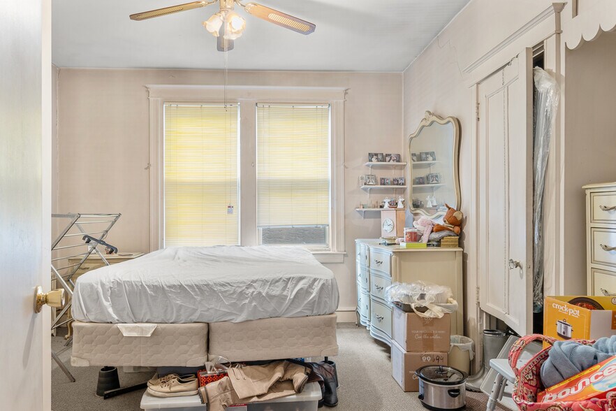 More Photos Of 694 Pont Reading Rd, Ardmore Storefront Retail Residential For Sale