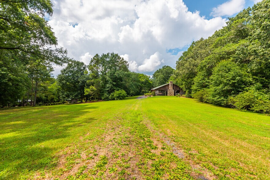 More Photos Of 565 Owens Gin Rd NE, Calhoun Lodge Meeting Hall For Sale