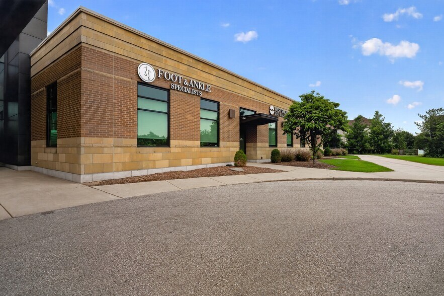 More Photos Of 1450 Farr Rd, Norton Shores Medical For Lease