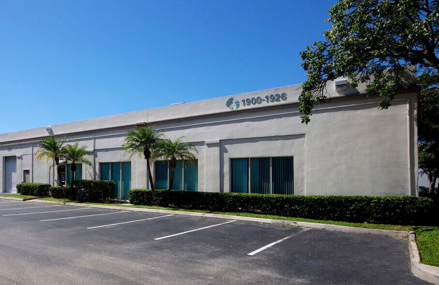 More Photos Of 1900-1924 NW 84th Ave, Miami Light Manufacturing For Lease