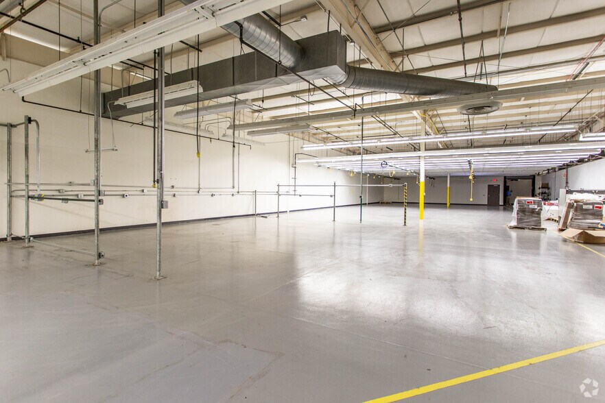 More Photos Of 5160-5168 Blazer Pky, Dublin Warehouse For Lease