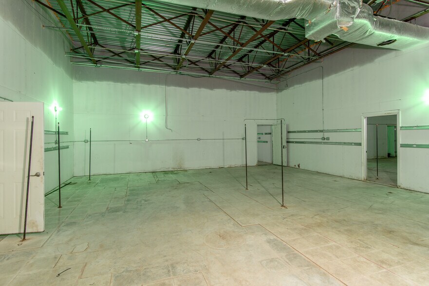 More Photos Of 1115 Genesee ave, Saginaw General Retail For Sale