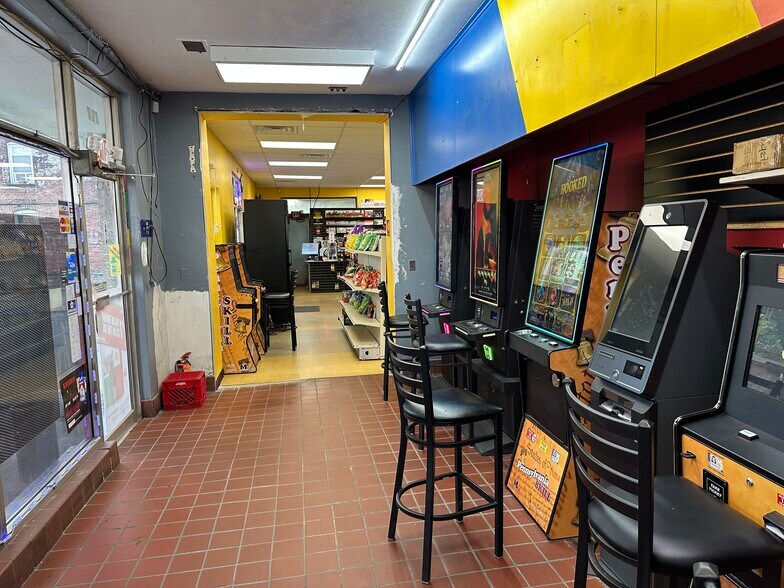 More Photos Of 531 S Main St, Wilkes Barre Service Station For Sale