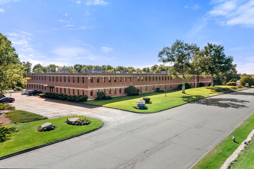 More Photos Of 16 Jonspin Rd, Wilmington Flex For Lease