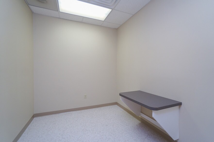 More Photos Of 100 Perpetual Sq, Anderson Medical For Lease