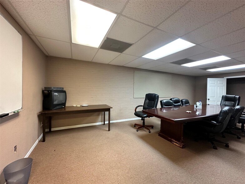 More Photos Of 120 S Charlton St, Woodville Office For Sale