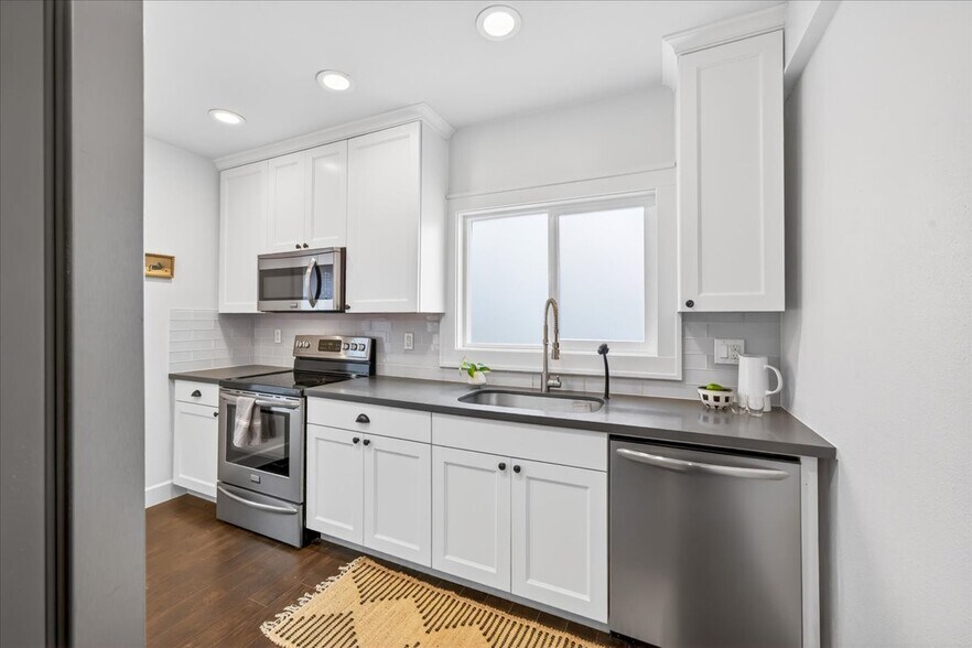 More Photos Of 3327 SE 50th Ave, Portland Office Residential For Sale