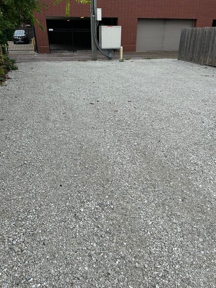 More Photos Of 123 E 43rd St, Chicago Restaurant For Lease