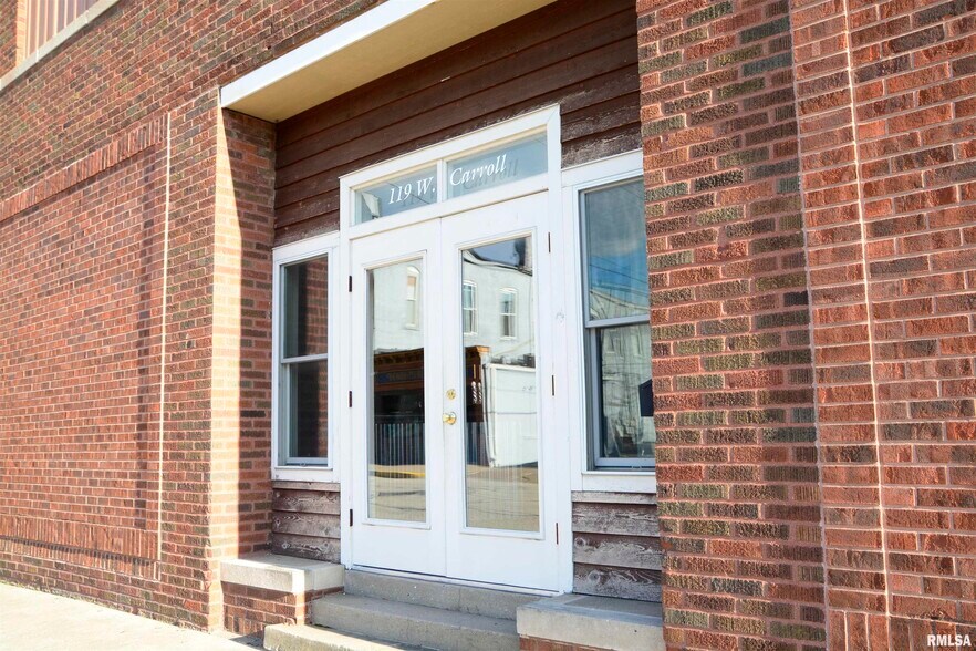 More Photos Of 119 W Carroll St, Macomb Office For Sale