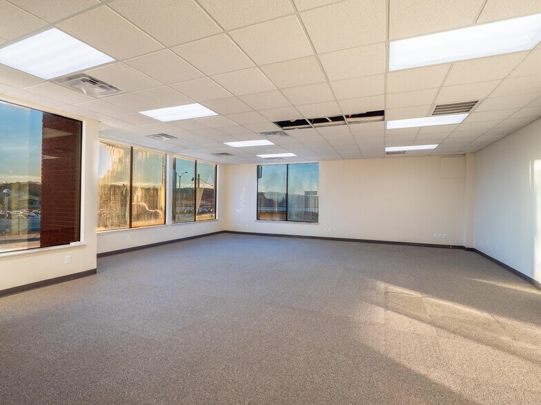 More Photos Of 721 S George Nigh Expy, Mcalester Office For Sale