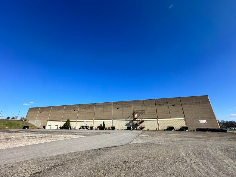 More Photos Of 150 Main St, Wintersville General Retail For Lease