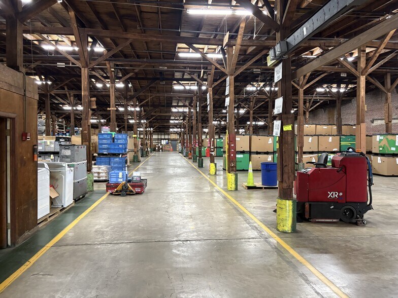 More Photos Of 1001 Ohlendorf Rd, Osceola Warehouse For Lease