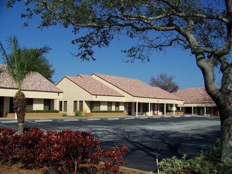 Primary Photo Of 10575 68th Ave N, Seminole Unknown For Lease