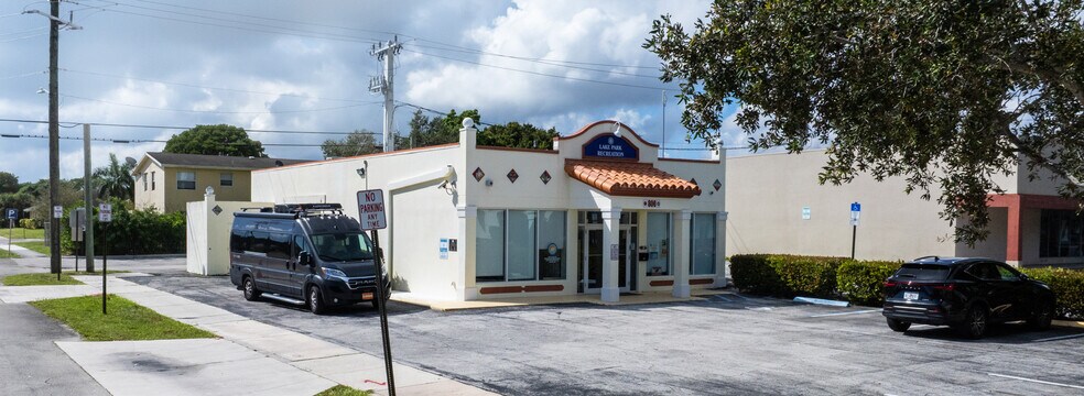 More Photos Of 800 Park Ave, West Palm Beach Storefront Retail Office For Sale