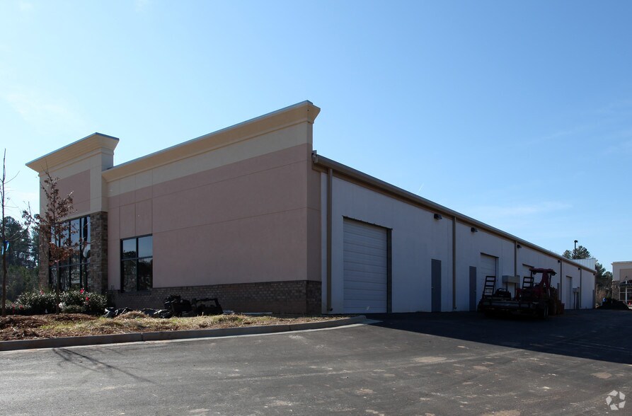 More Photos Of 10290 Chapel Hill Rd, Morrisville General Retail For Lease