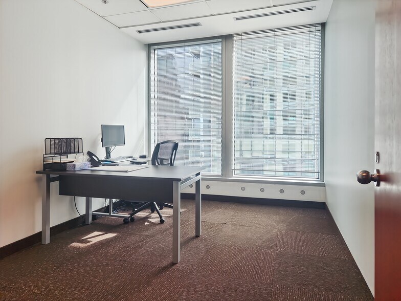 More Photos Of 1250 Boul René-Lévesque O, Montréal Coworking Space