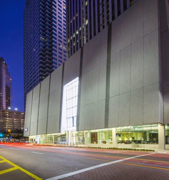 More Photos Of 400 N Tampa St, Tampa Office For Lease
