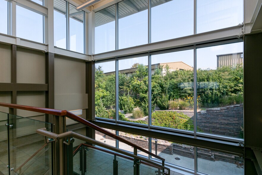 More Photos Of 1632 McCain Ln, Manhattan Sorority Fraternity House For Sale