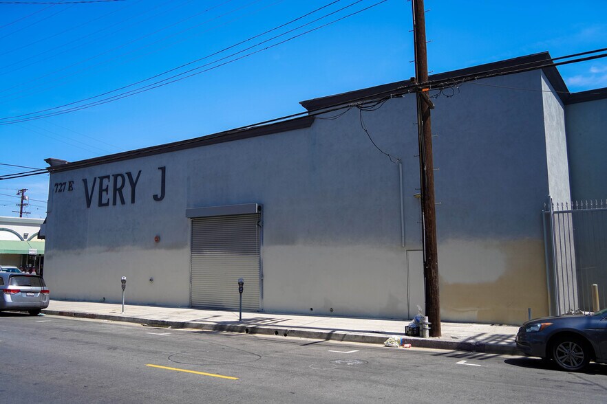More Photos Of 727 E Pico Blvd, Los Angeles Storefront For Sale
