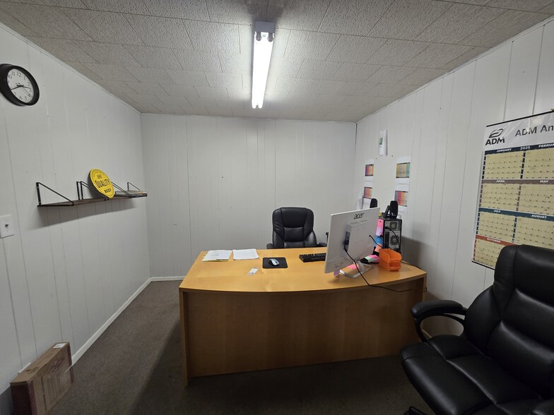 More Photos Of 10199 S Wayne Rd, Warren Showroom For Sale