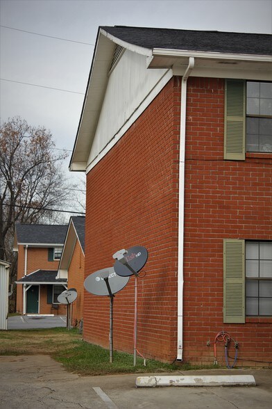 More Photos Of 460 Richardson Rd SE, Calhoun Apartments For Sale