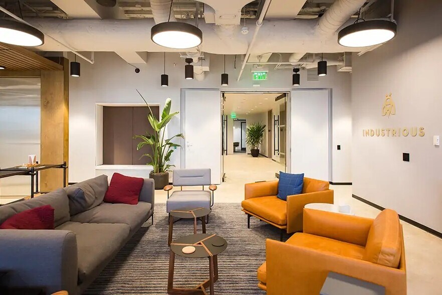 More Photos Of 101 S Tryon St, Charlotte Office Residential For Lease