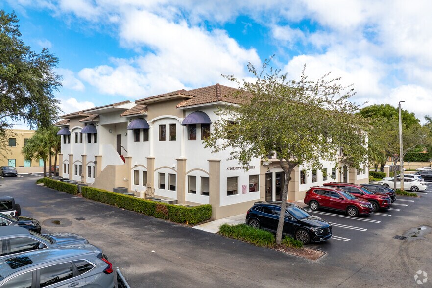 More Photos Of 7950 NW 155th St, Hialeah Office Residential For Sale