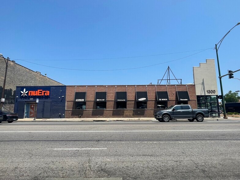 More Photos Of 1300-1308 W North Ave, Chicago Storefront For Lease