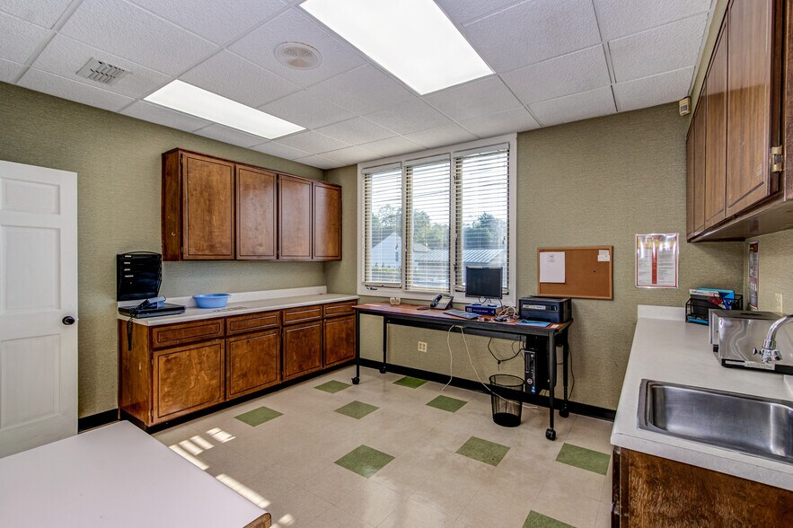 More Photos Of 2101 Central Ave, Augusta Medical For Sale