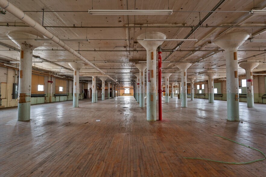 More Photos Of 100 E Diamond Ave, Hazleton Warehouse For Lease