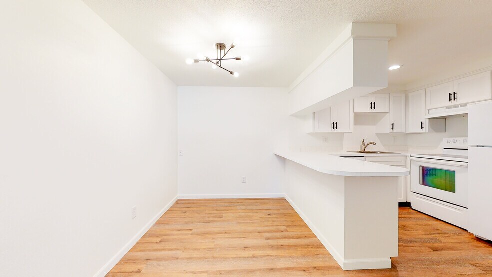 More Photos Of 1327 Goethals Dr, Richland Apartments For Sale