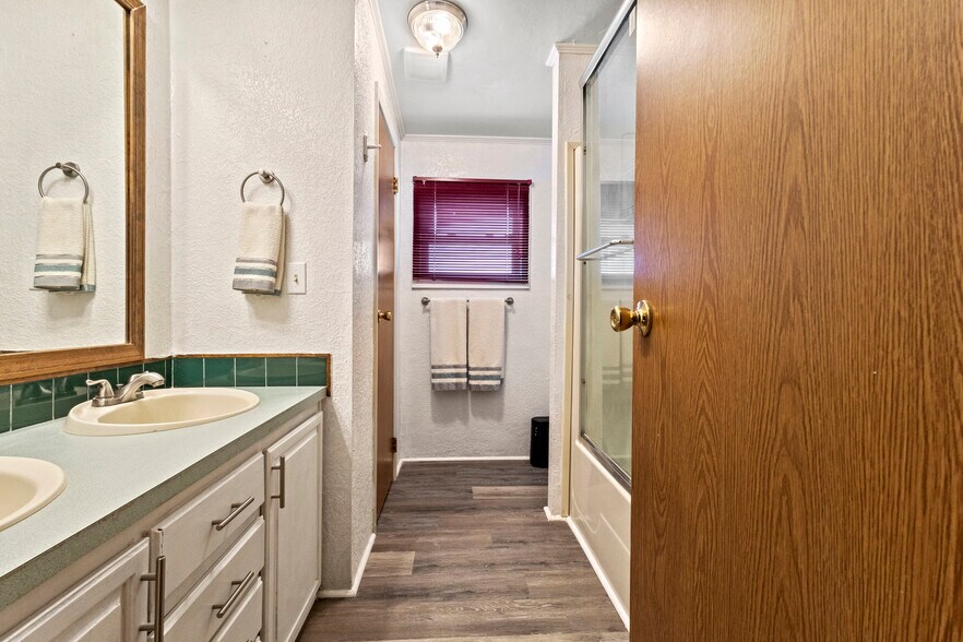 More Photos Of 20500 N 2810 Rd, Kingfisher Lodge Meeting Hall For Sale