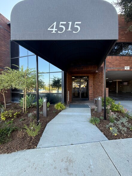 More Photos Of 4515 Ocean View Blvd, La Cañada Flintridge Medical For Lease