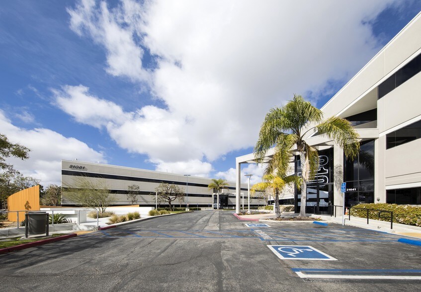 More Photos Of 21061 S Western Ave, Torrance Unknown For Lease