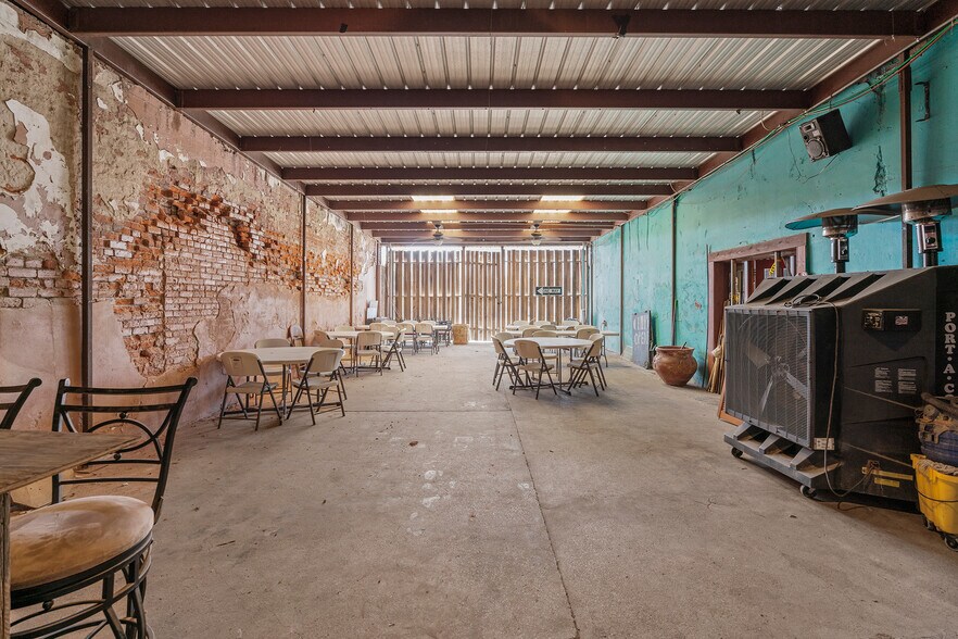 More Photos Of 218 N Main St, Rockdale Storefront For Sale