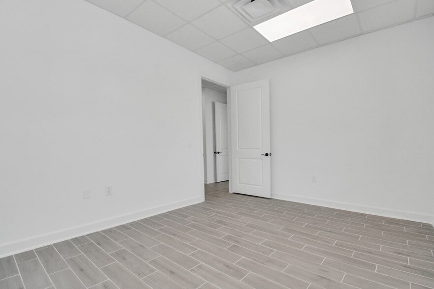 More Photos Of 12425 W Airport Blvd, Sugar Land Light Distribution For Lease