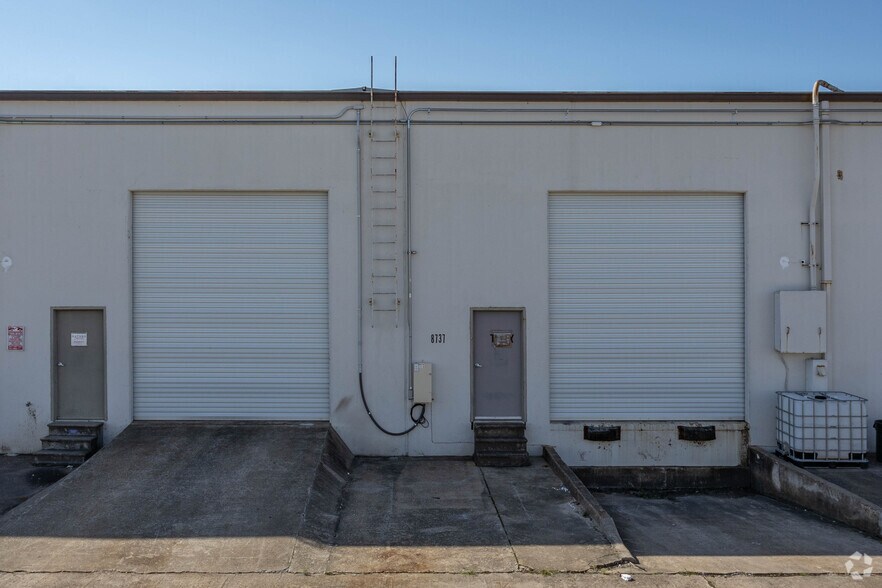 More Photos Of 8701-8723 Knight Rd, Houston Unknown For Lease