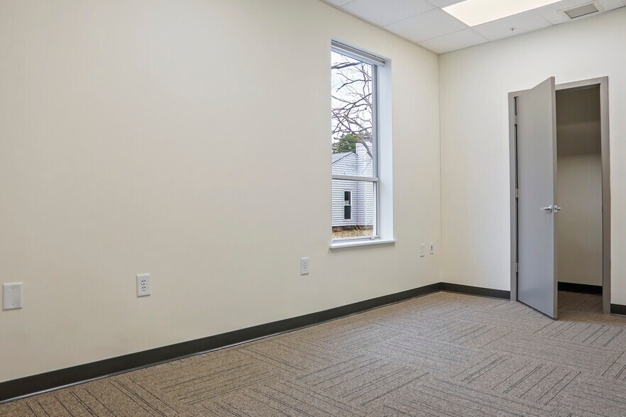 More Photos Of 123 S Lynnhaven Rd, Virginia Beach Office For Lease
