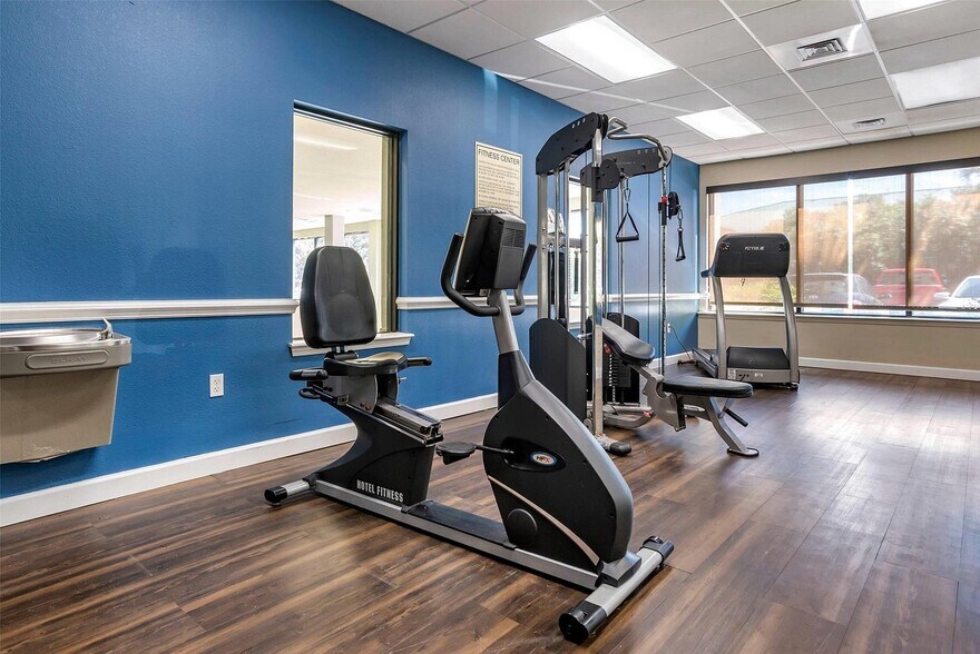 More Photos Of 137 Miracle Strip Pky SW, Fort Walton Beach Hotel For Sale