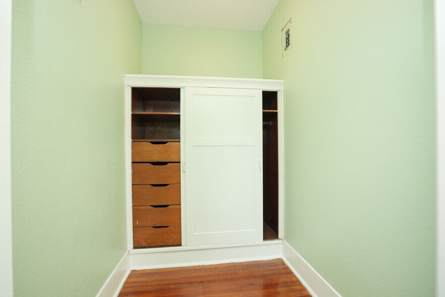 More Photos Of 717 Broadway St, Galveston Apartments For Sale