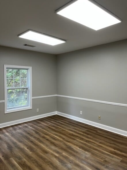 More Photos Of 106 Colony Park Dr, Cumming Office Residential For Lease