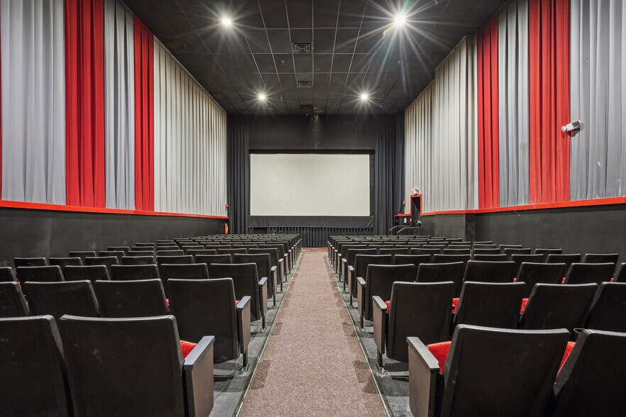 More Photos Of 23-25 W Westfield Ave, Roselle Park Storefront Retail Office For Lease