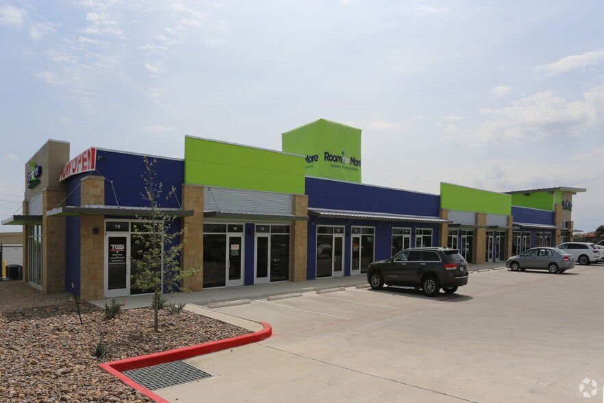 More Photos Of 2107 Shiloh Dr, Laredo General Retail For Sale