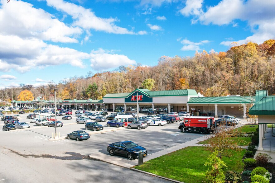 Primary Photo Of 610-666 Columbus Ave, Thornwood Storefront For Lease