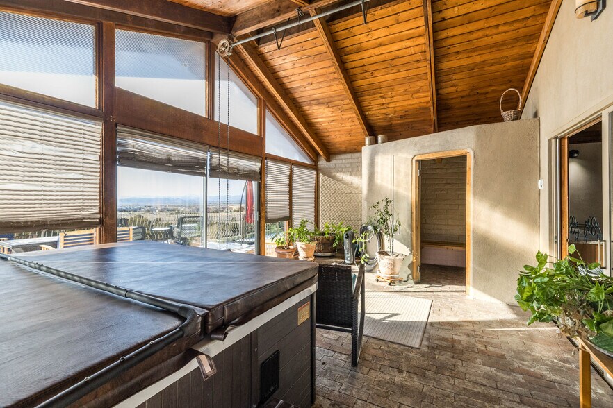 More Photos Of 102 Rabbit Rd, Santa Fe Specialty For Sale