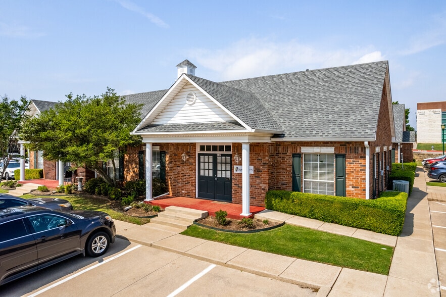 More Photos Of 6021 Morriss Rd, Flower Mound Unknown For Lease